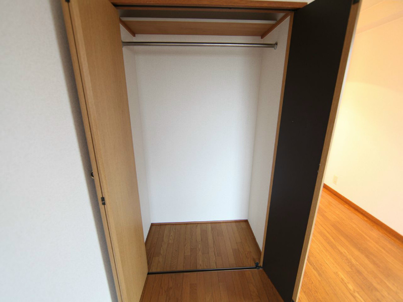 ブロンズ森島 収納