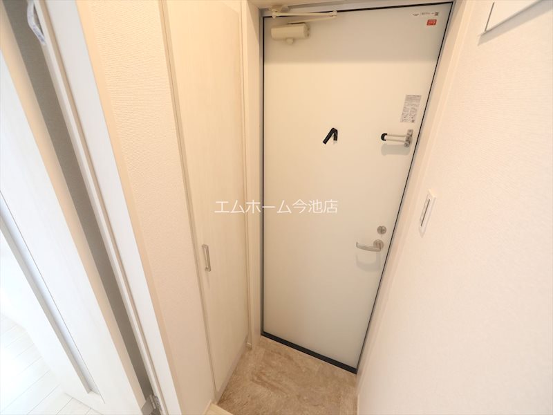 REGALEST serene鶴舞 玄関