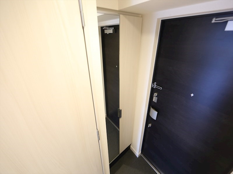 プレサンス広小路通葵 玄関