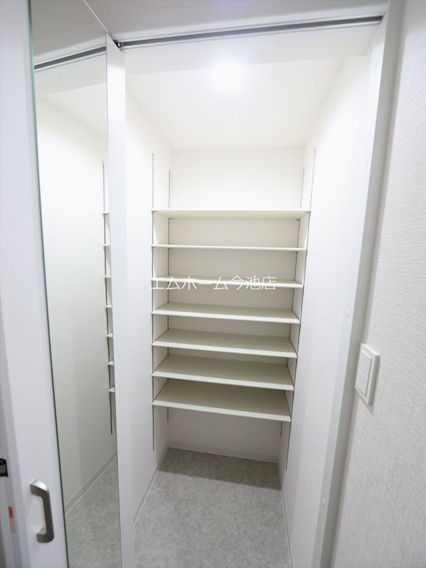 Anecis広見町 玄関