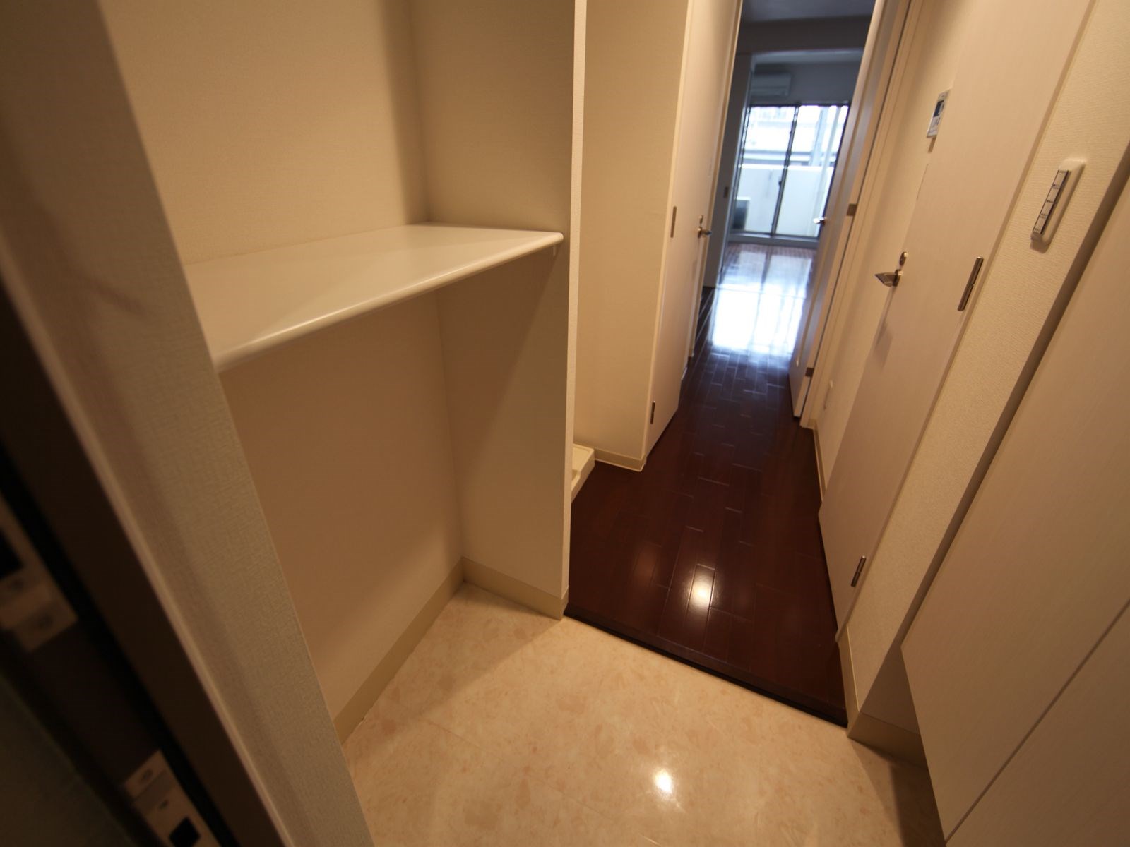 フローラル東別院 玄関