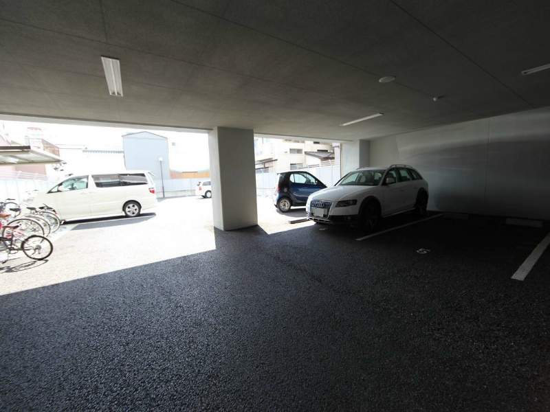 プランドール浅間町 駐車場