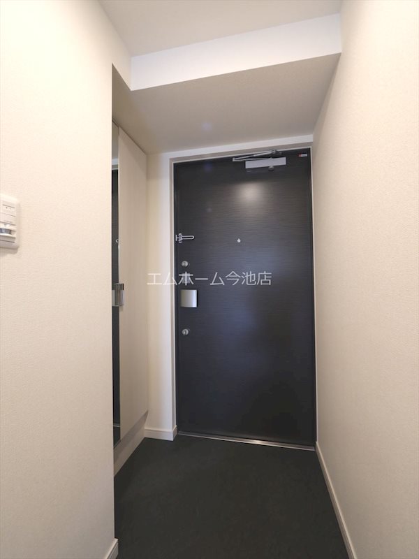 プレサンスTHE新栄 玄関