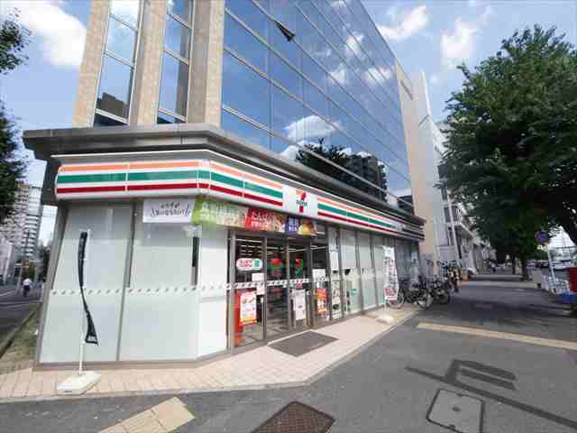 プレサンスジェネ新栄町駅前葵 コンビニ