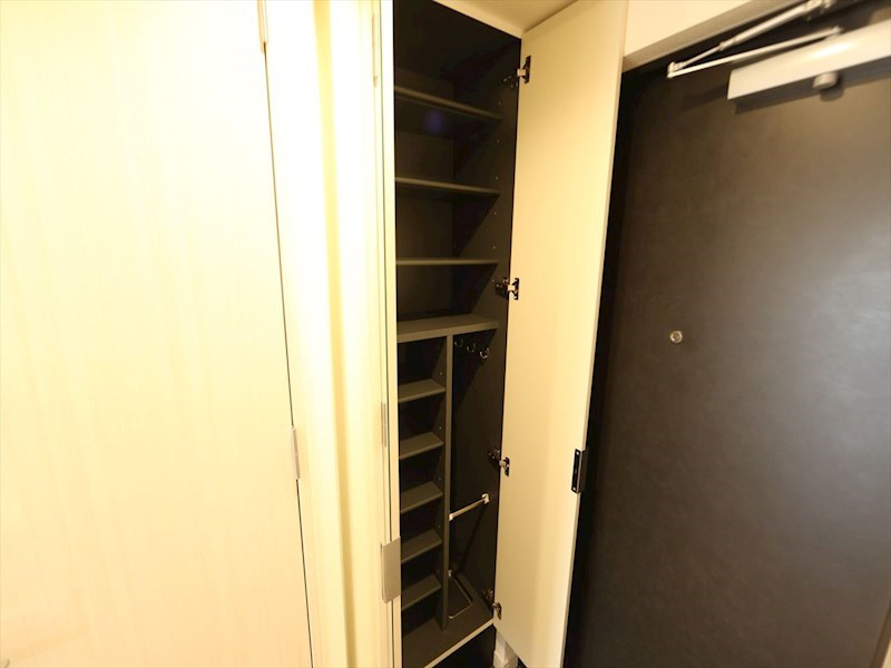 プレサンス名駅南エディフィス 玄関
