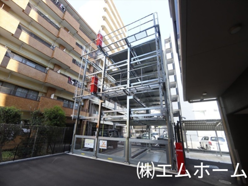 CREST TAPP金山 駐車場