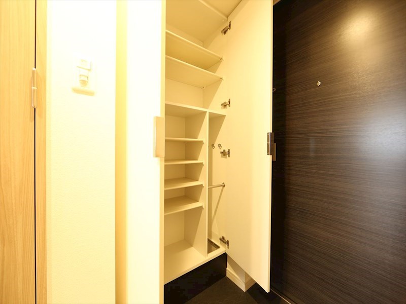 プレサンス上前津エレスタ 玄関