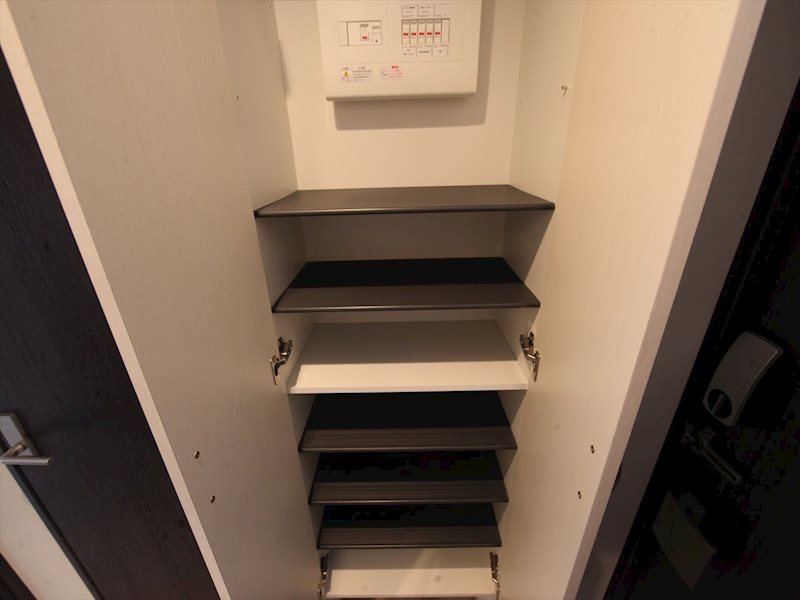 ヴィアロ千種スクエア 玄関