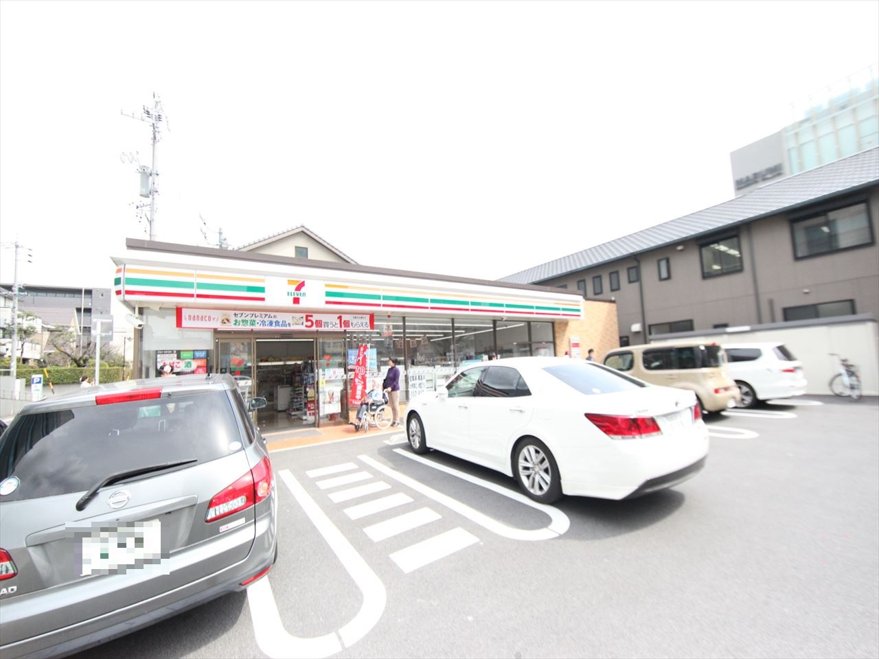 シャルール コンビニ