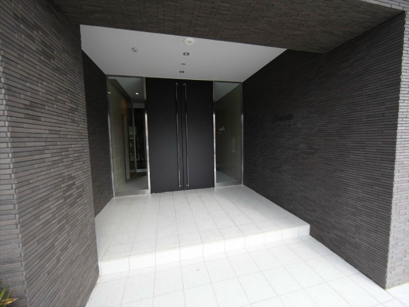 シャルール エントランス