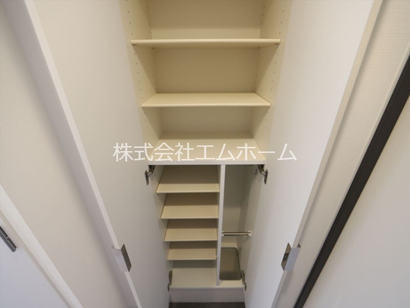 ディアレイシャス金山Ⅱ 玄関