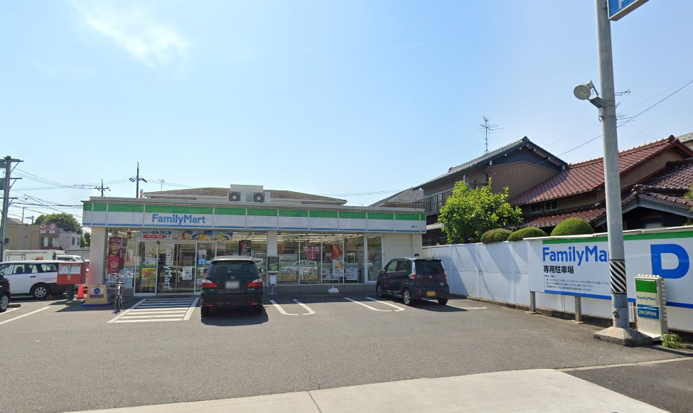 ハーモニーテラス平出町II コンビニ