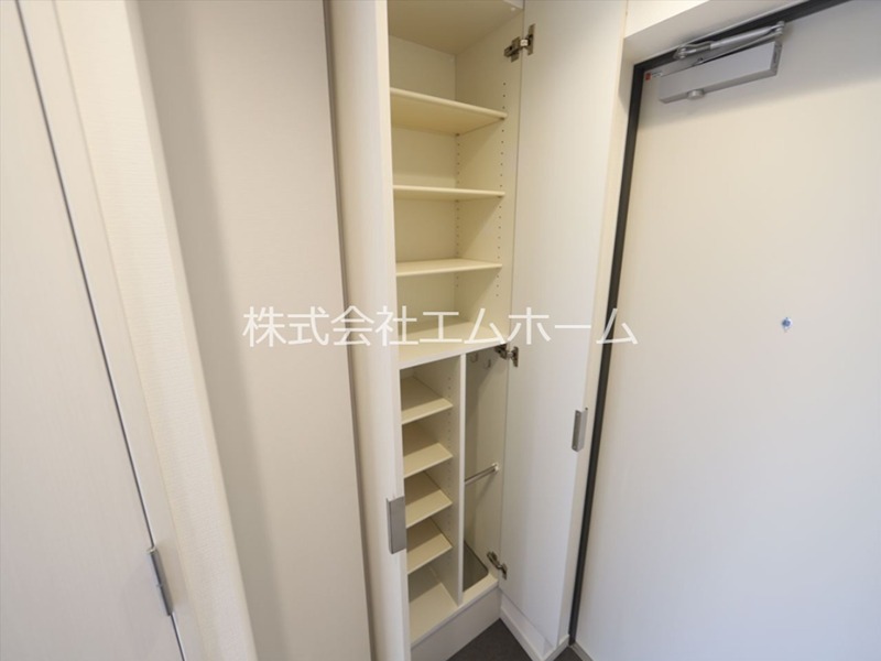ディアレイシャス金山Ⅱ 玄関