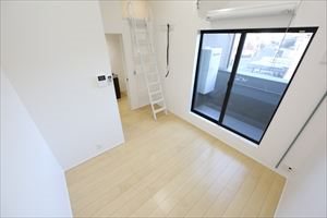 レジアス高畑 リビング