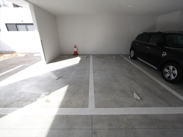 パルティール上社 駐車場