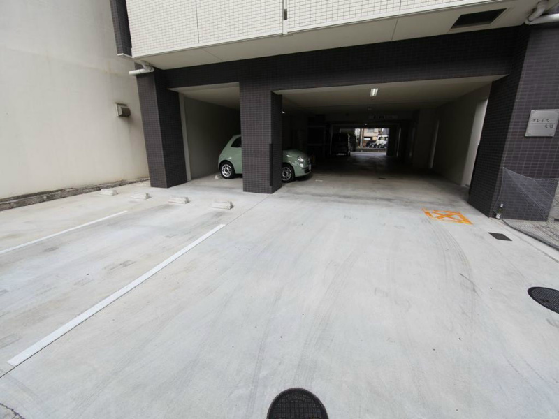 グレイス大須 駐車場