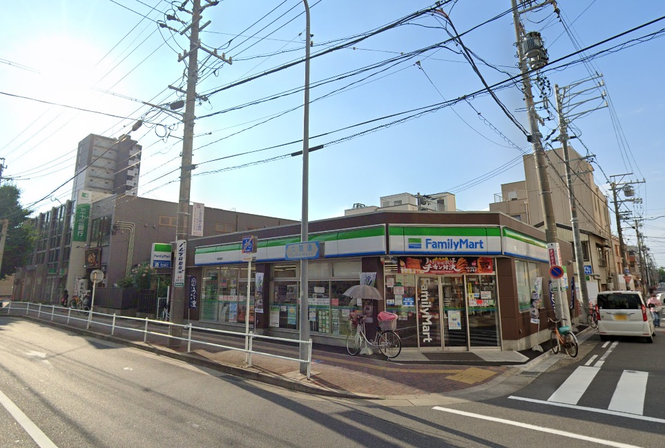 Ｒ－Ｓｍａｒｔ中村公園 コンビニ