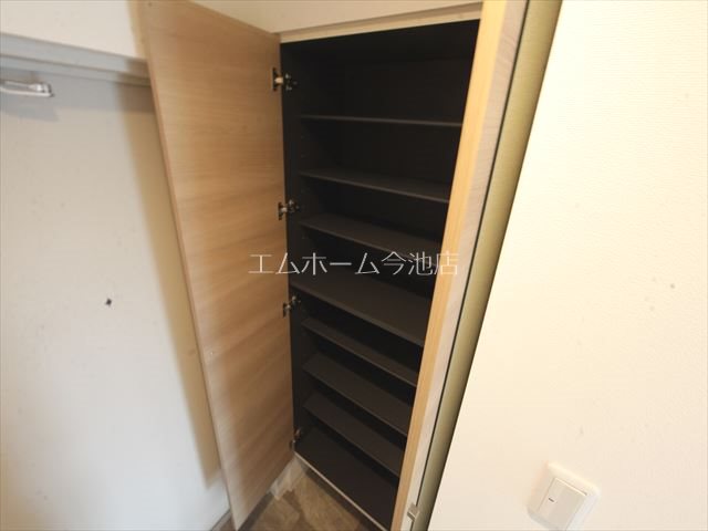 オークスクエア吹上 玄関