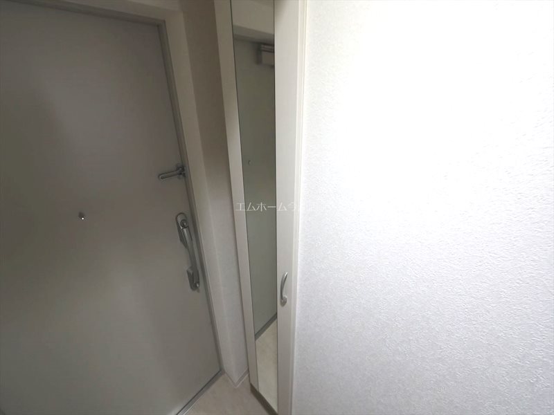 トレヴィ高岳 玄関