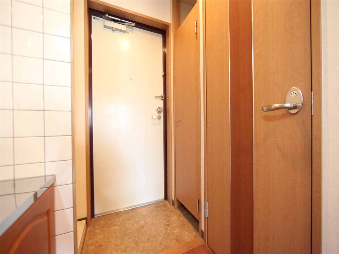 エステート茶屋が坂 玄関