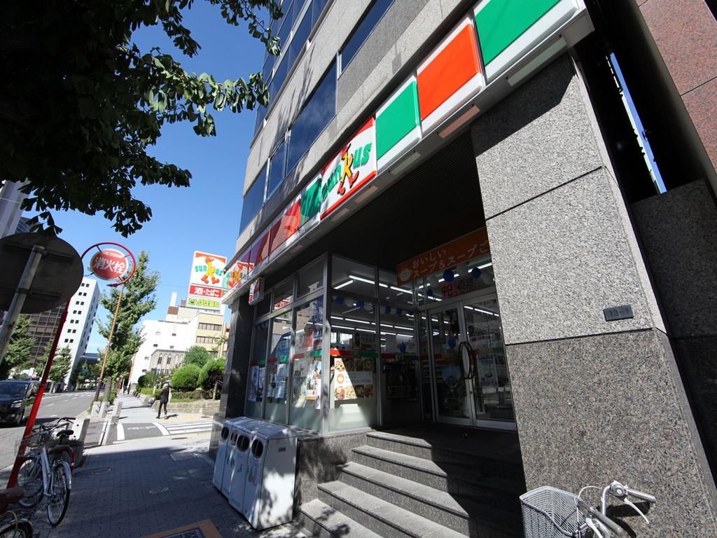 プレサンス丸の内城雅 コンビニ