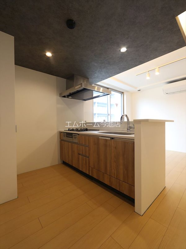 quador noie 池下 キッチン