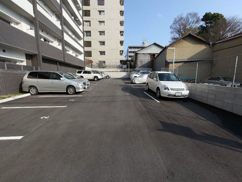 ルセルクル 駐車場