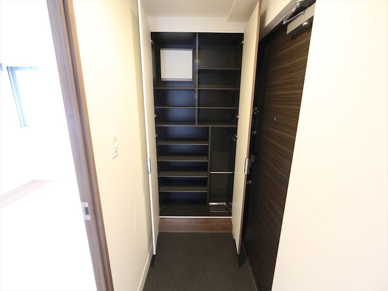 プレサンスＴＨＥ久屋大通レジェンド 玄関