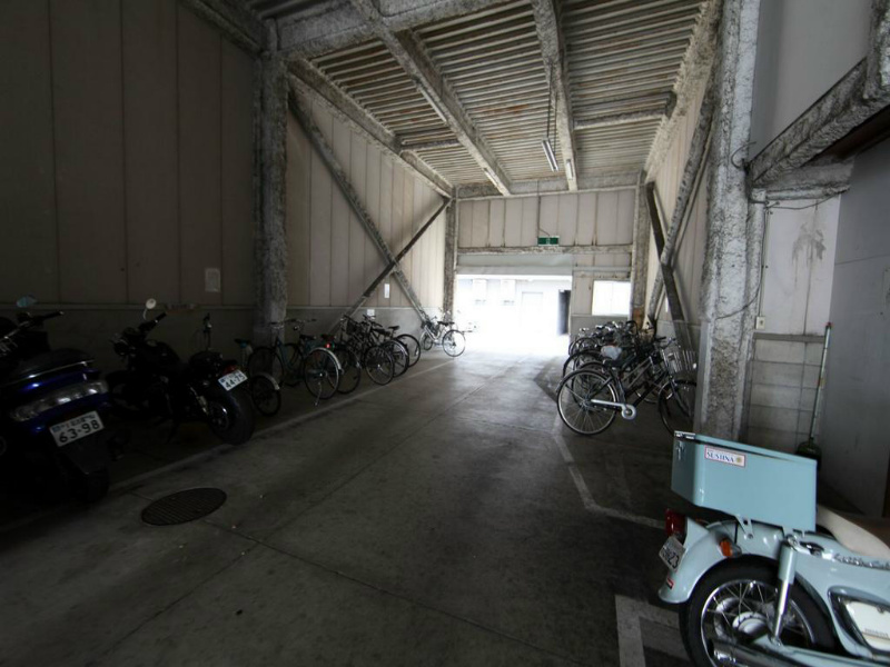 アイン橘 駐車場