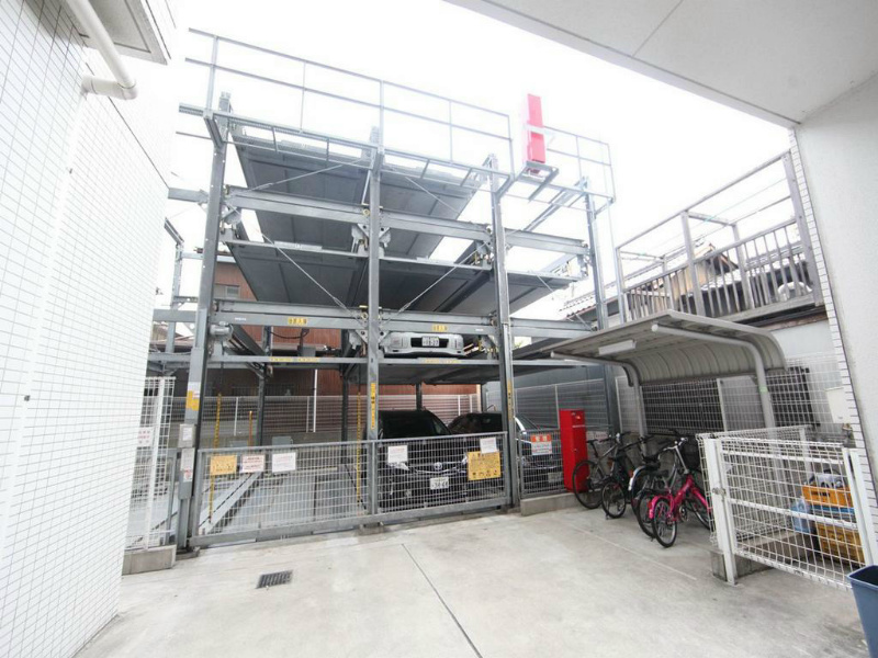 ベルドミール橘 駐車場