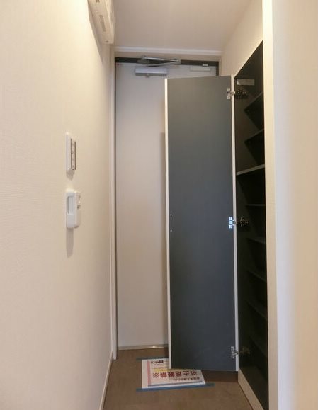 リブリ・ノースマウンティン 玄関
