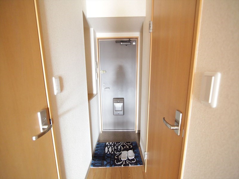 カーサ千種A 玄関
