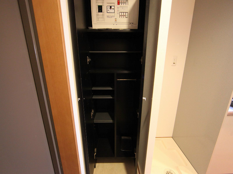リアライズ代官町 玄関