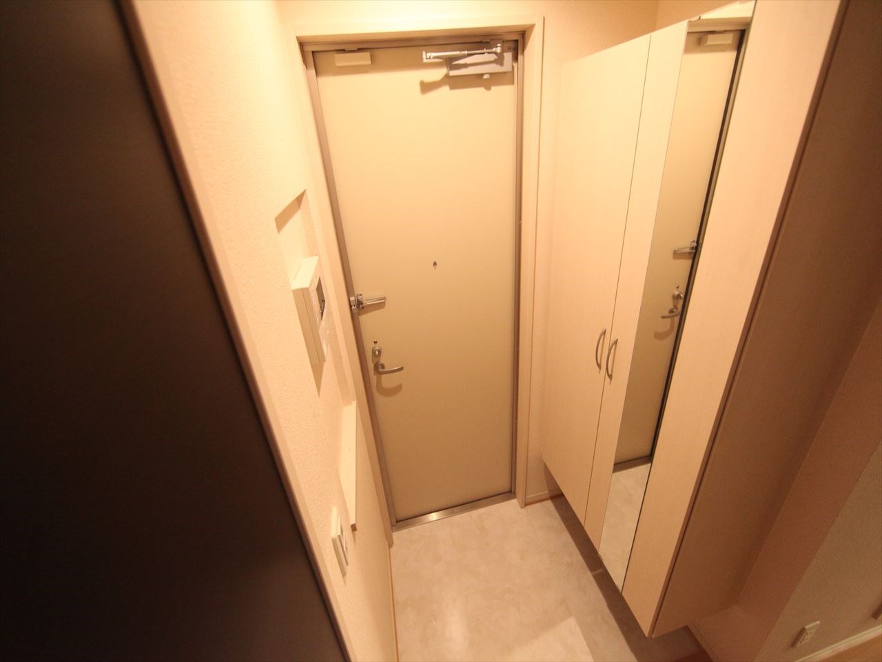 シュロッセフジVII 玄関