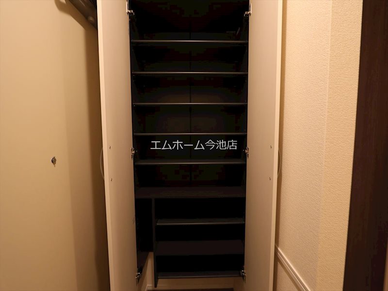 エスペランサ千種 玄関