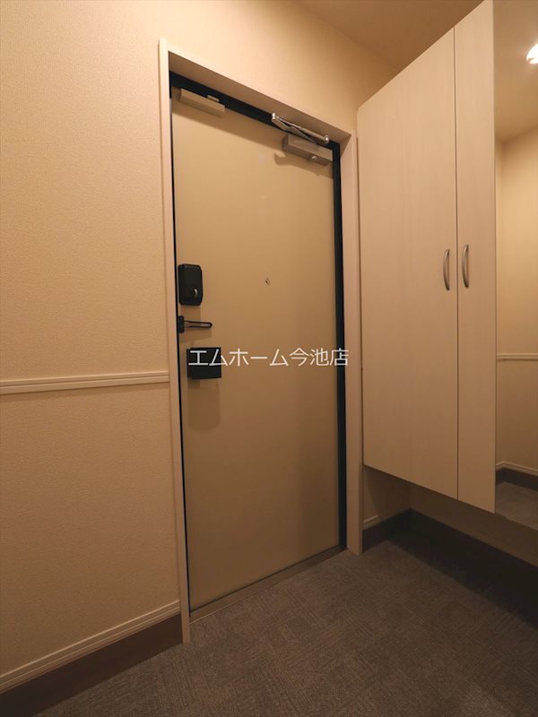 エスペランサ千種 玄関
