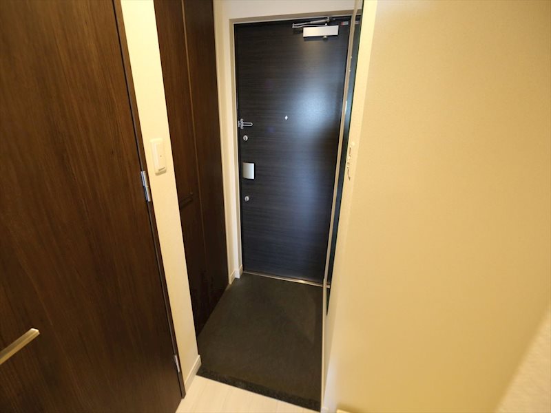 プレサンスＮＡＧＯＹＡファスト 玄関