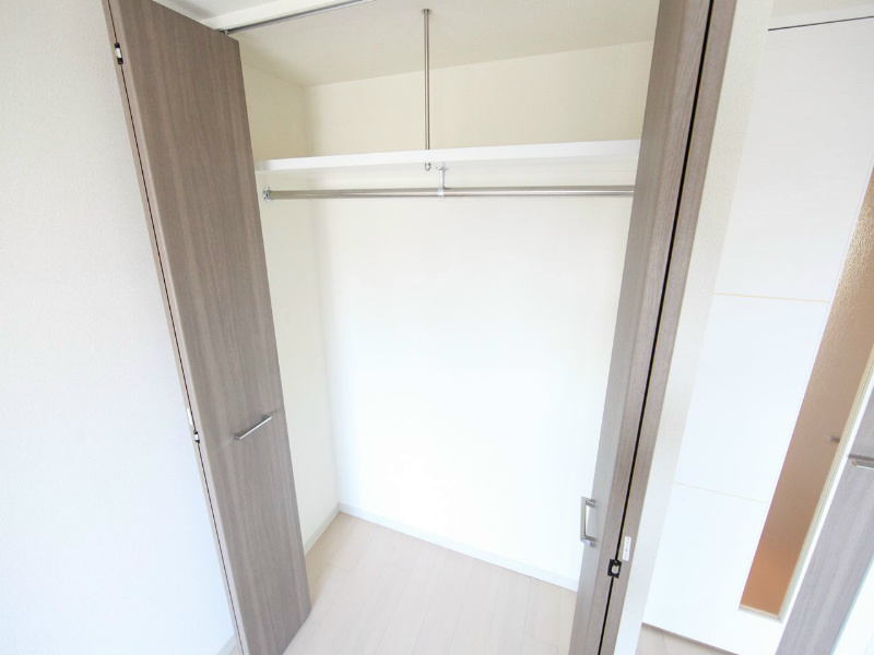 プレサンスＳＡＫＡＥリバースタイル 収納