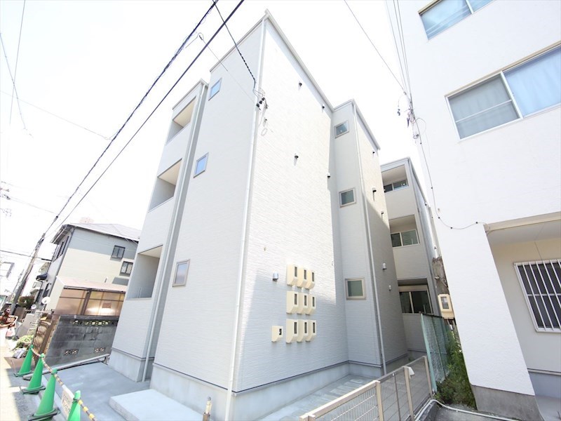 ＲＥＧＡＬＥＳＴ岩塚 外観