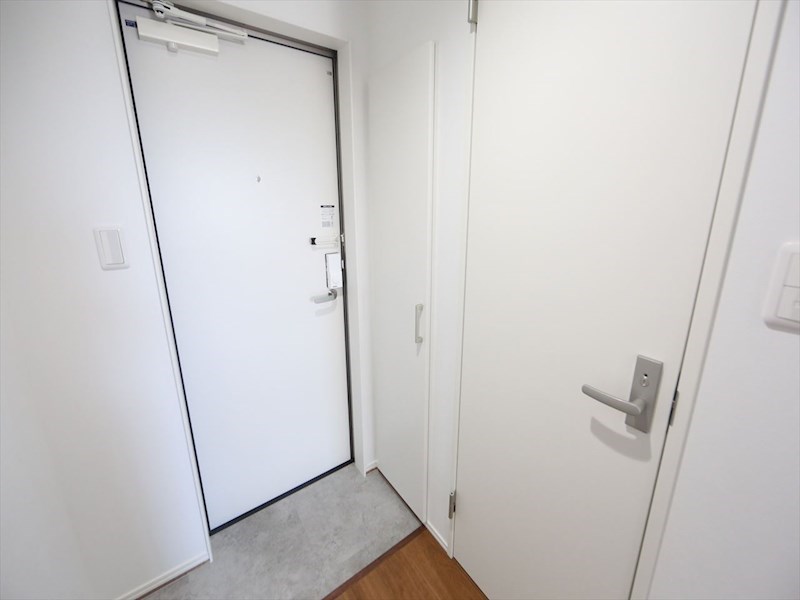 アザール 玄関