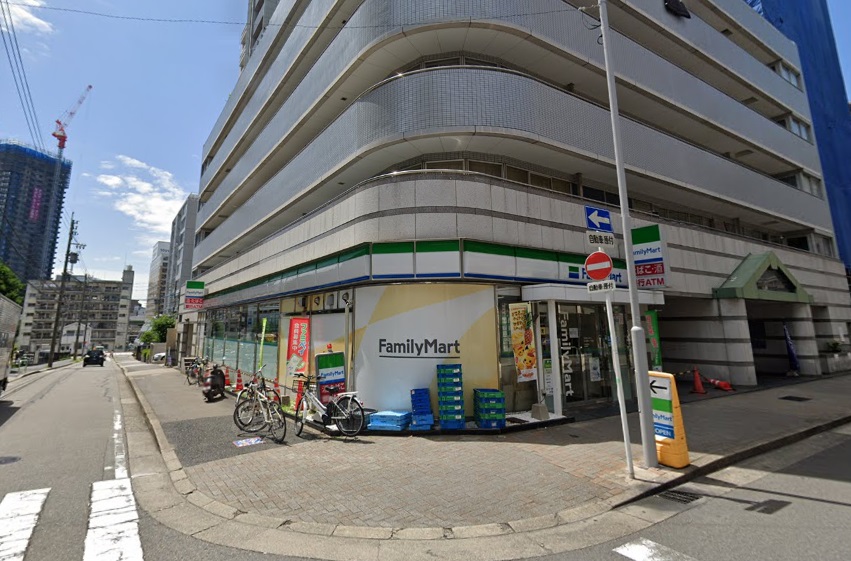 プレサンス伏見アーバンベース コンビニ