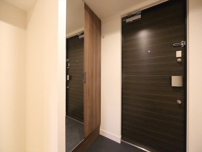 プレサンスＴＨＥ久屋大通レジェンド 玄関