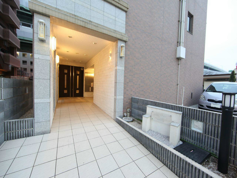 アゲート白壁 エントランス