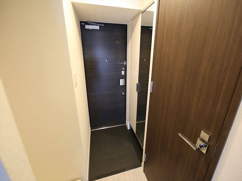 プレサンスＮＡＧＯＹＡ本陣 玄関