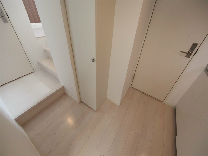 ＲｅｓｉｄｅｎｃｅＫａｍｉｍａｅｚｕ（レジデンス上前津） 玄関