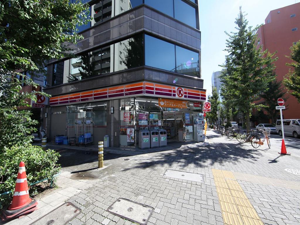 ライブコート丸の内 コンビニ