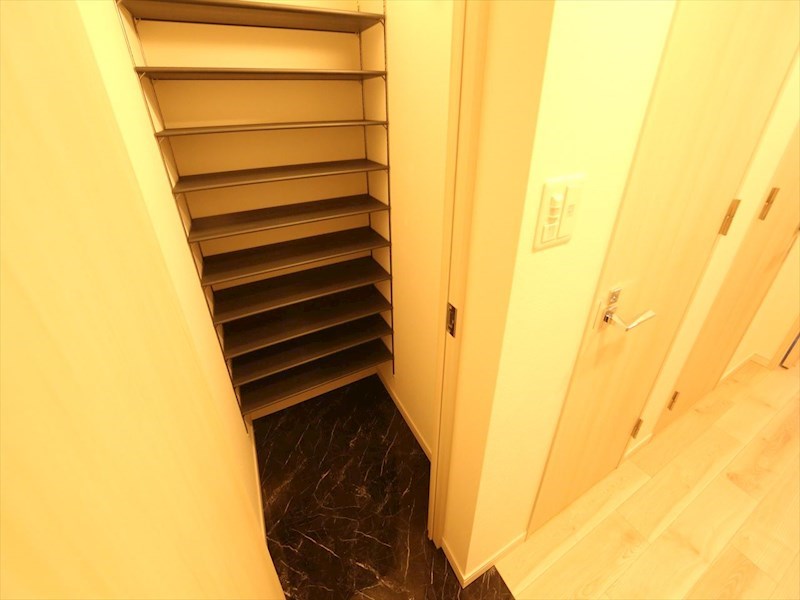 Ｓ－ＲＥＳＩＤＥＮＣＥ金山三丁目 玄関