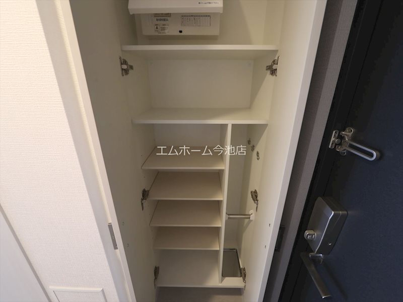 エスプレイス名古屋神宮前 玄関