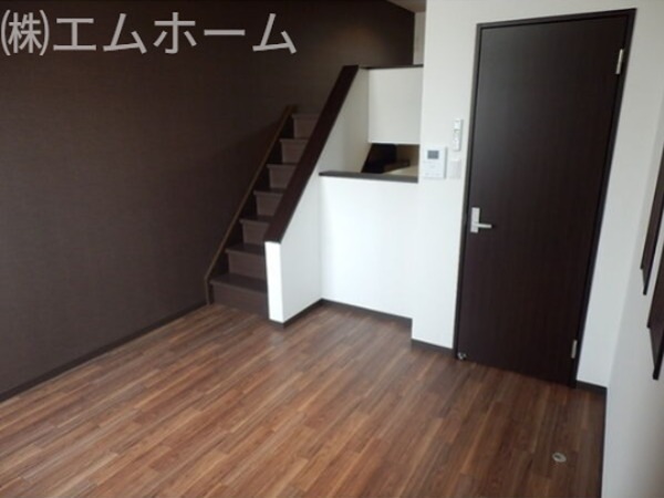 Creo中村公園弐番館（クレオ中村公園弐番館） リビング