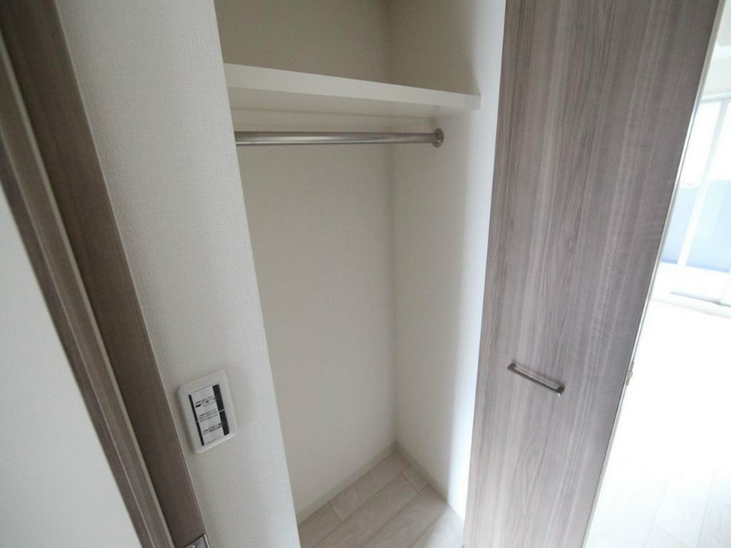プレサンスジェネ栄 収納